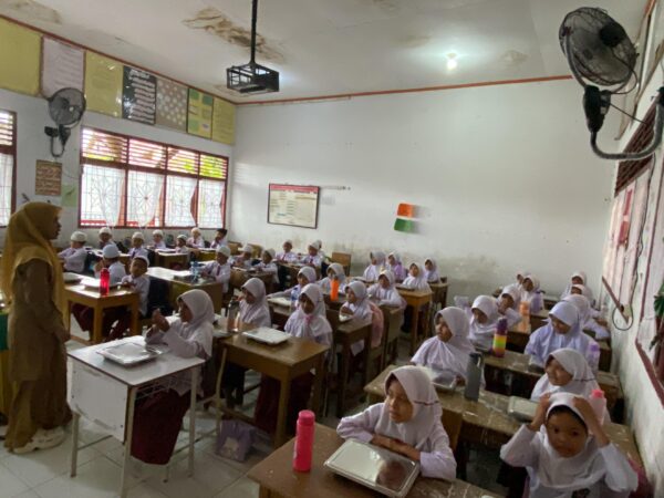 📢 Kegiatan MBG di SD Negeri 26 Banda Aceh 📢 Kegiatan MBG di SD Negeri 26 Banda Aceh